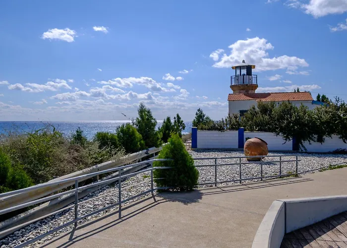 Endless Summer House * Perivolia