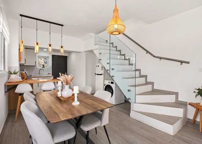 Endless Summer House Perivolia