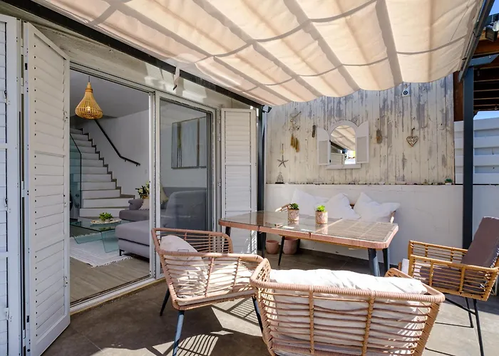 Endless Summer House Perivolia