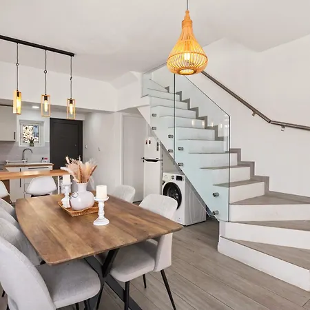 Endless Summer House Perivolia