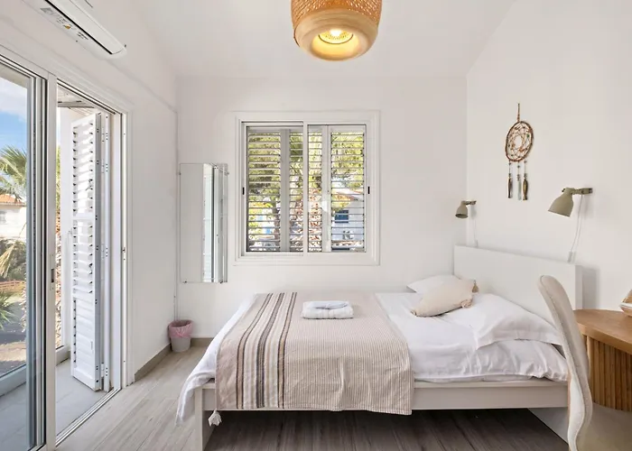 Semesterbostad Endless Summer House Perivolia