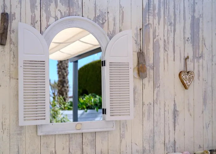 Semesterbostad Endless Summer House Perivolia